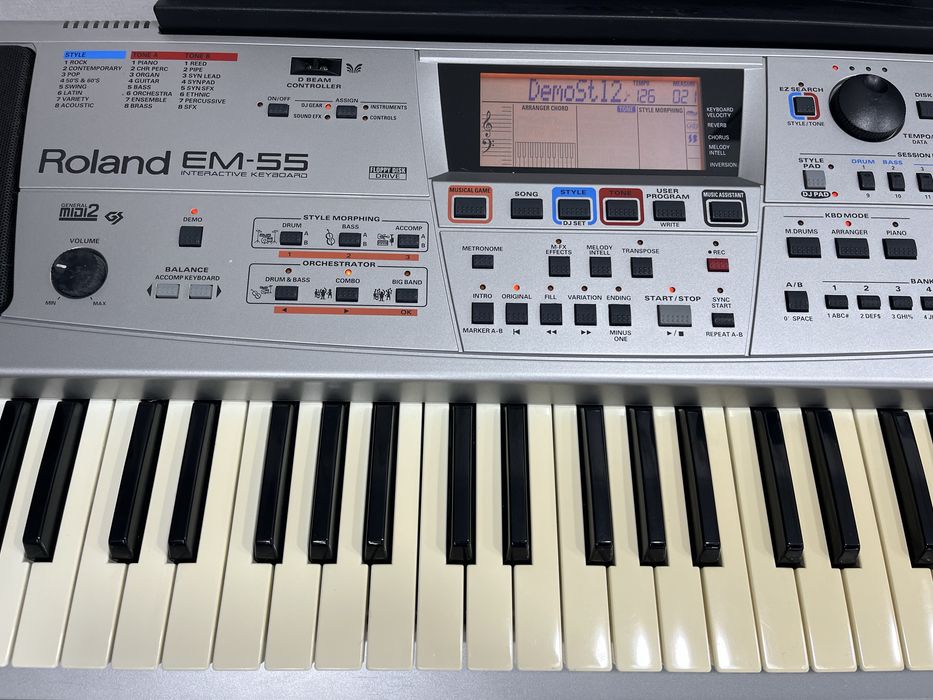 Аранжировщик - Синтезатор Roland EM-55 / Интерактивная клавиатура