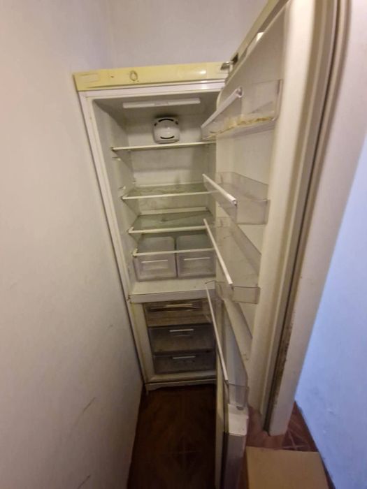 Vendo , o único defeito é o exterior.