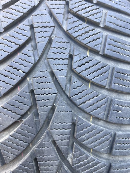 TOYO Шини 225/60 R18 Зима 8 мм. 2022 року.  4 000 тис  грн за 1 шт.