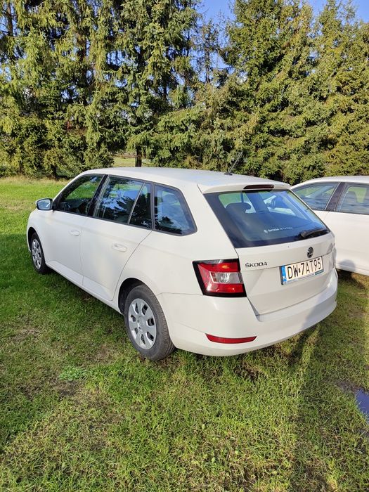 Wynajmij samochód, wypożyczalnia, samochód zastępczy