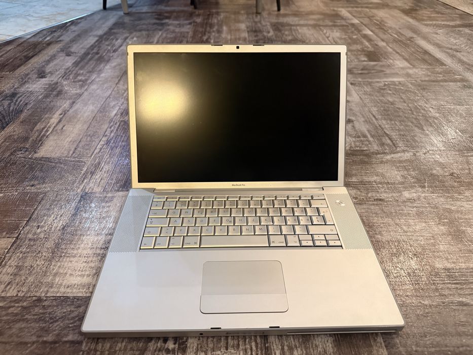 Laptop Apple MacBook Pro model A1260 2008r