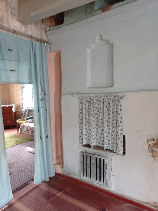 Помешкання в центрі селища Олишівка.