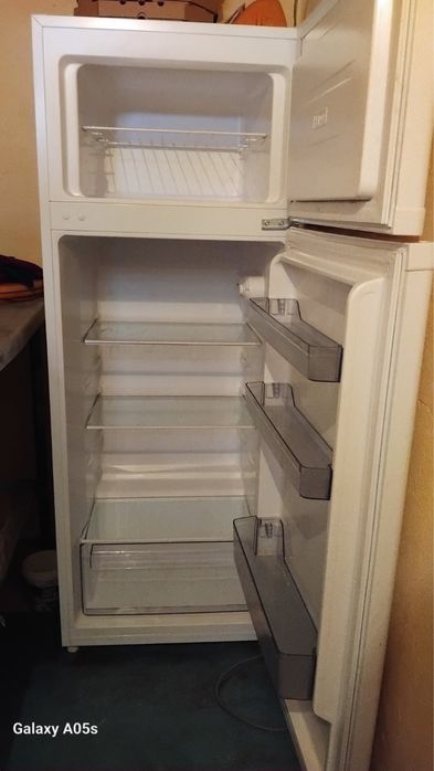 Новий Хододильник GRUNHELM