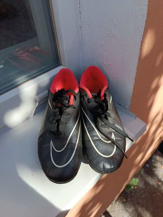 Сороканіжки Nike Hypervenom розмір 34