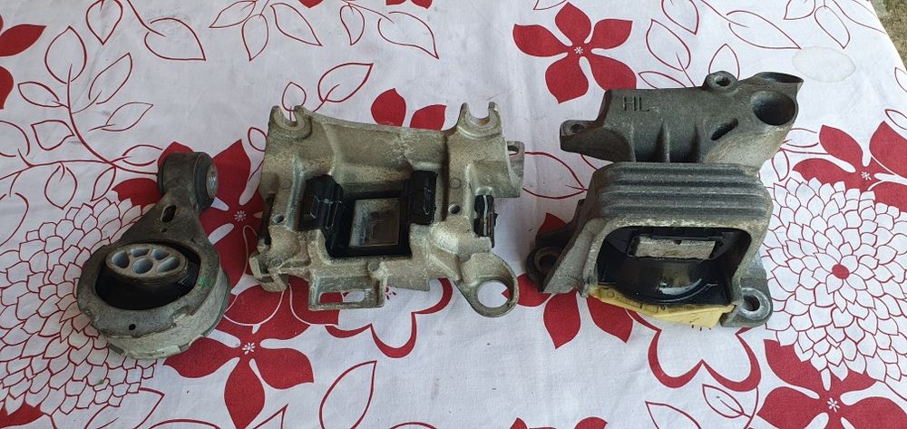 Подушки двигуна Megan 3 Scenic 3 на двигун 1.4 Тсе