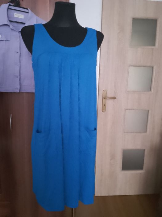 Sukienka z kieszeniami