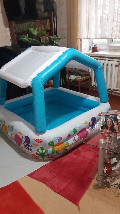 Продам детский манеж, бассейн не дорого в идеальный. состоян.