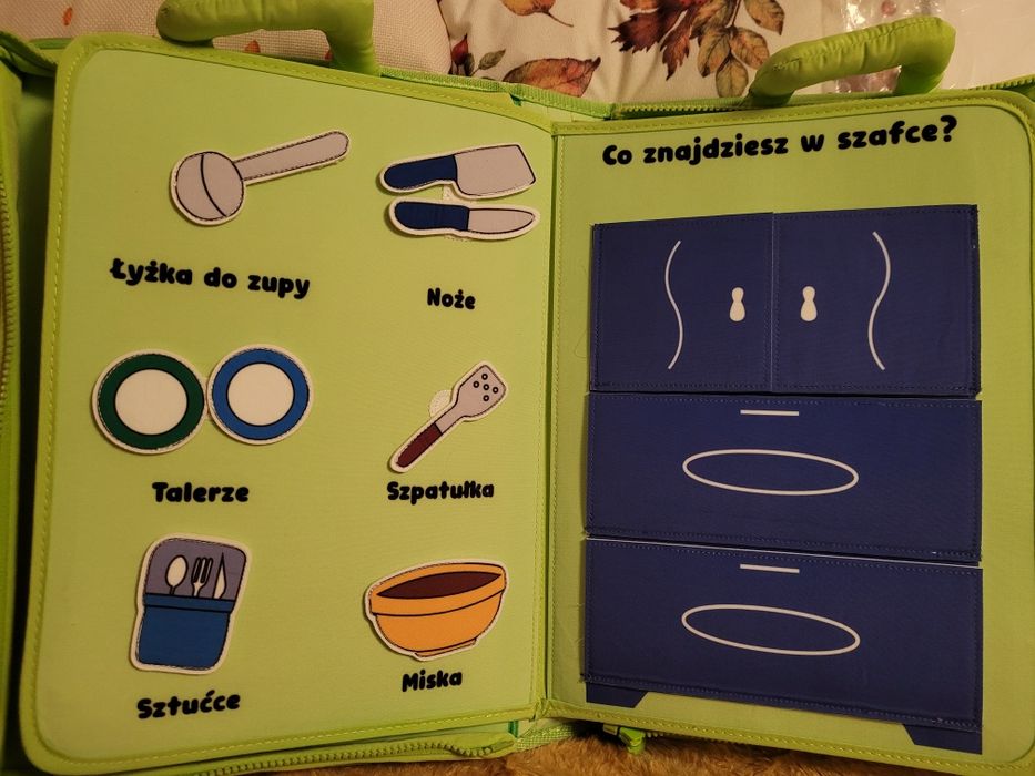 Książeczka manipulacyjna  jolly baby Mały kucharz