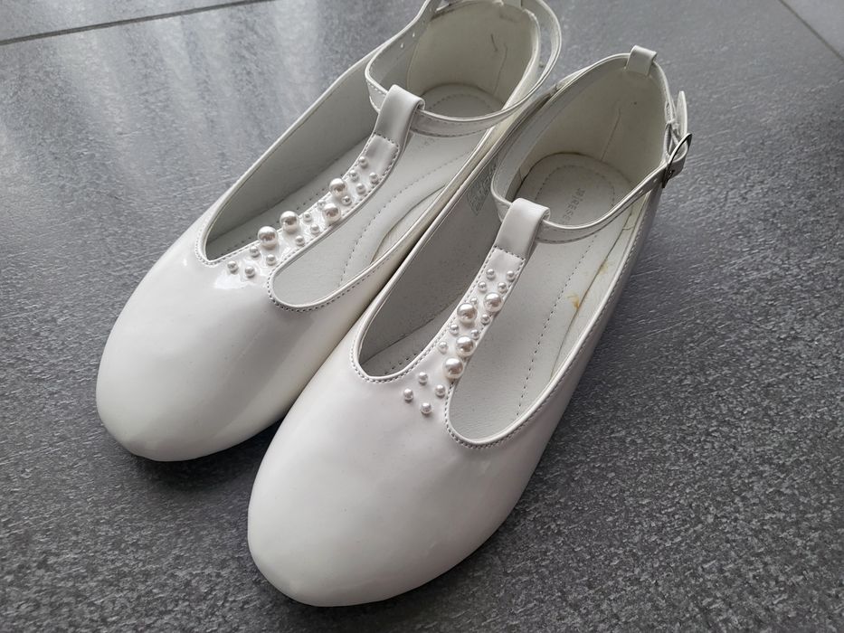 38 reserved komunia białe nowe lakierki baleriny eleganckie baletki