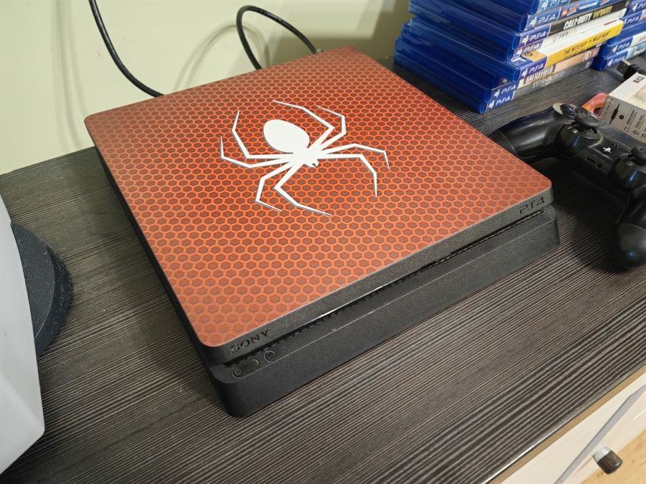 Konsola Ps4 slim