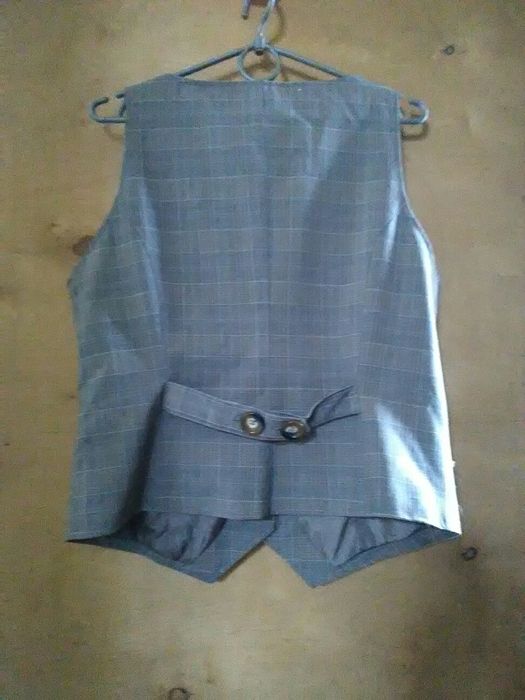 Новая жилетка (безрукавка) Visual