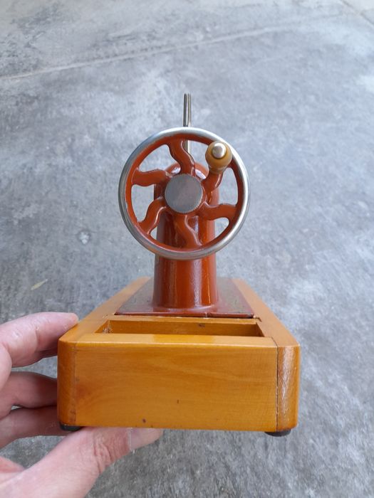 Máquina de costura antiga brinquedo/miniatura