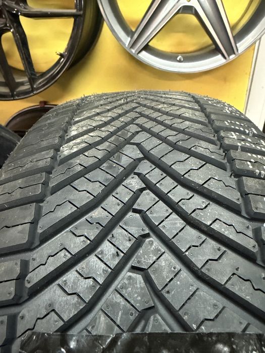 Opony Wielosezon 225/55R17 101W XL APlus AS909 | 2024 | Nowe