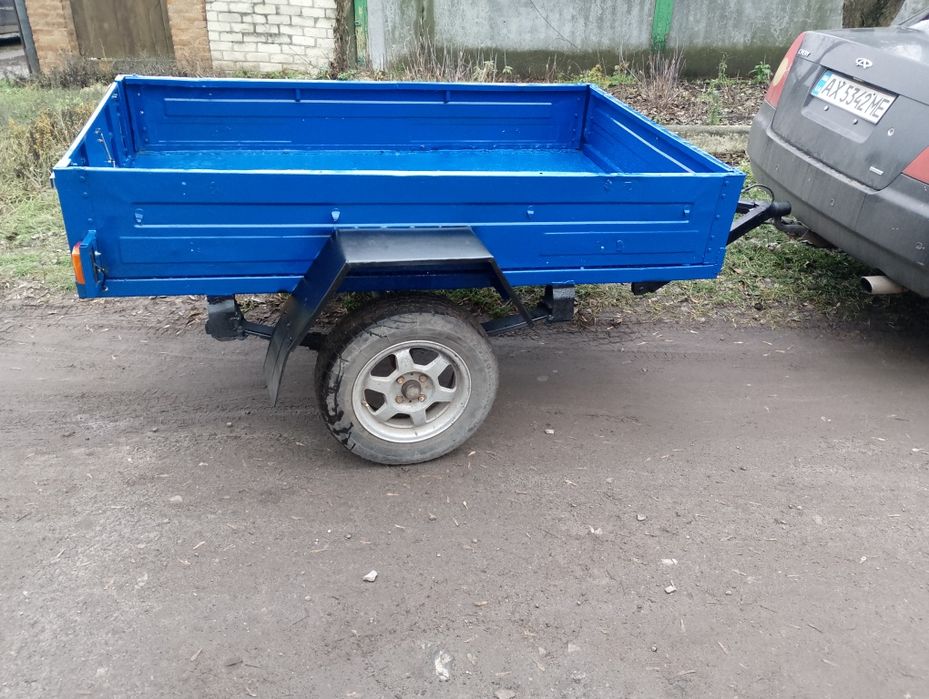 Легковий причіп.