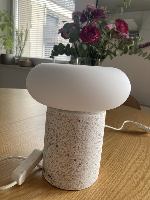 Lampya Ikea Lerskiffer z żarówką Ikea Molnard