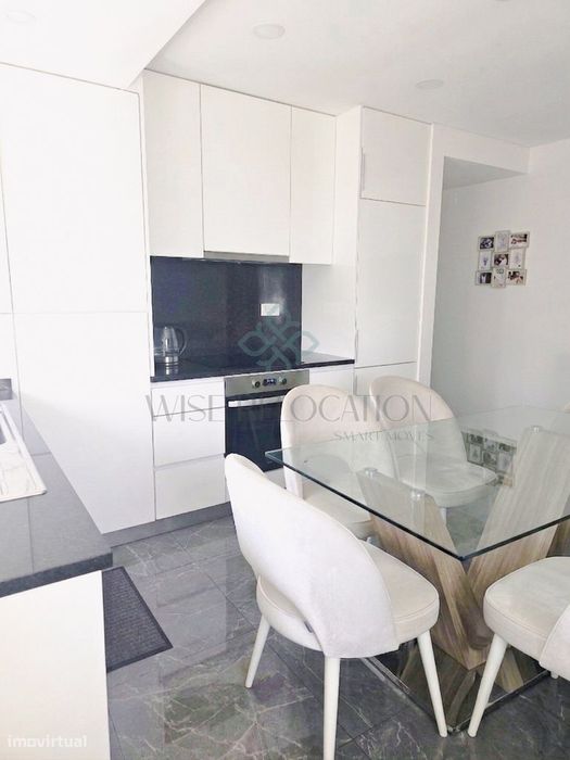 Apartamento t3 à venda na Rua Helena de Aragão