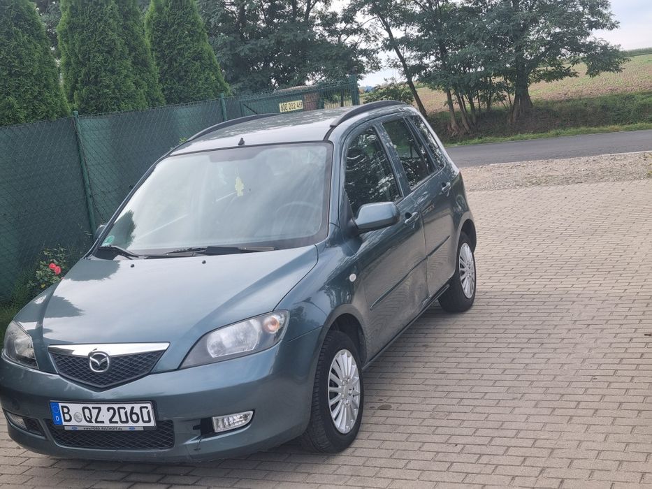 Ładna mazda 2 maly przebieg 153 tys bez rdzy