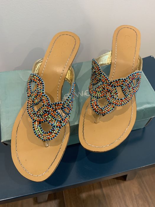 Śliczne sandalki klapki Catwalk na letnie wieczory