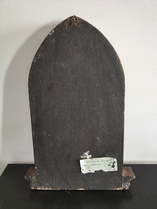 Tríptico religioso em madeira entalhada – altar