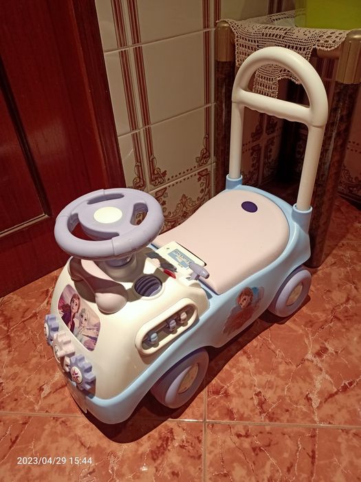 Carro pequeno  motocicletas. Bebé, Andarilho. Da Frozen.