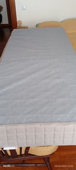 Vendo colchão de molas de solteiro, marca IKEA modelo HAMARVIK