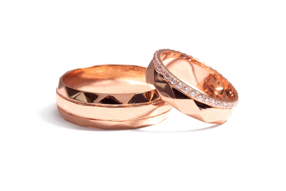 Мужское обручальное кольцо из красного золота