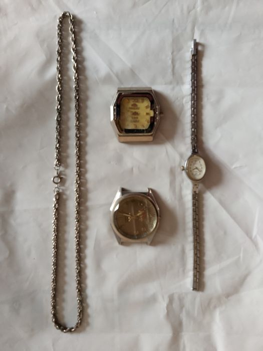 Продам часы в нормальном состоянии