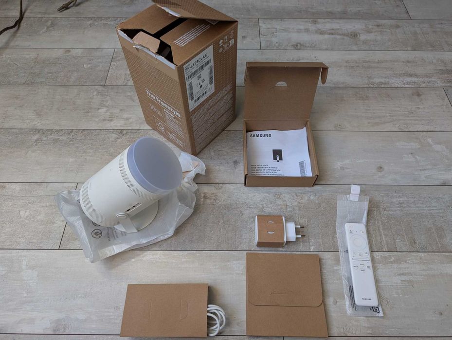 Projektor Samsung The Freestyle Gen.2 SP-LFF3CLAX jak nowy