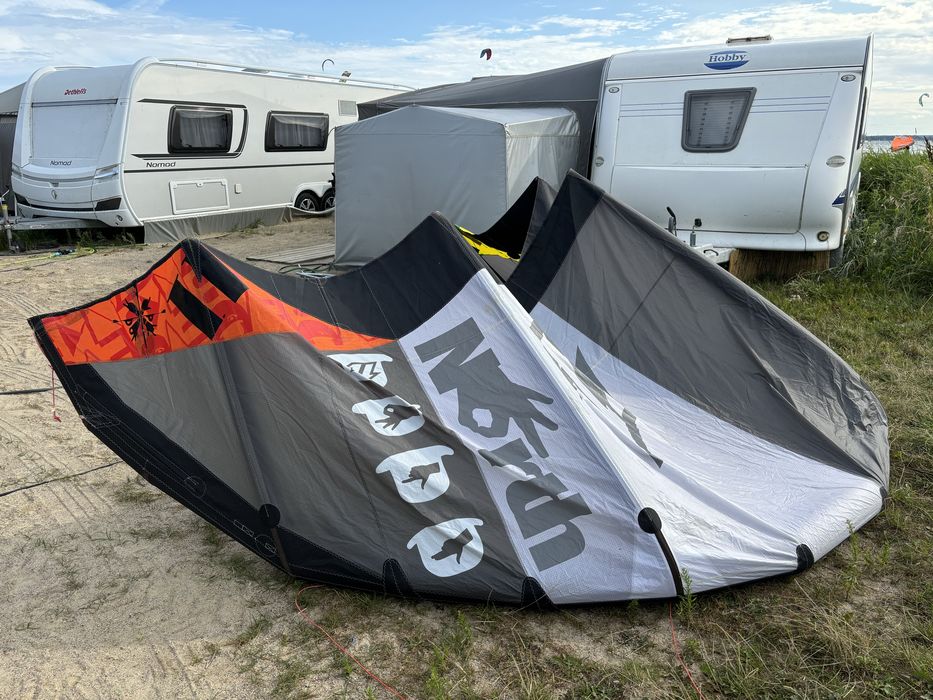 Zestaw latawców North Evo 8 i 11m z barem