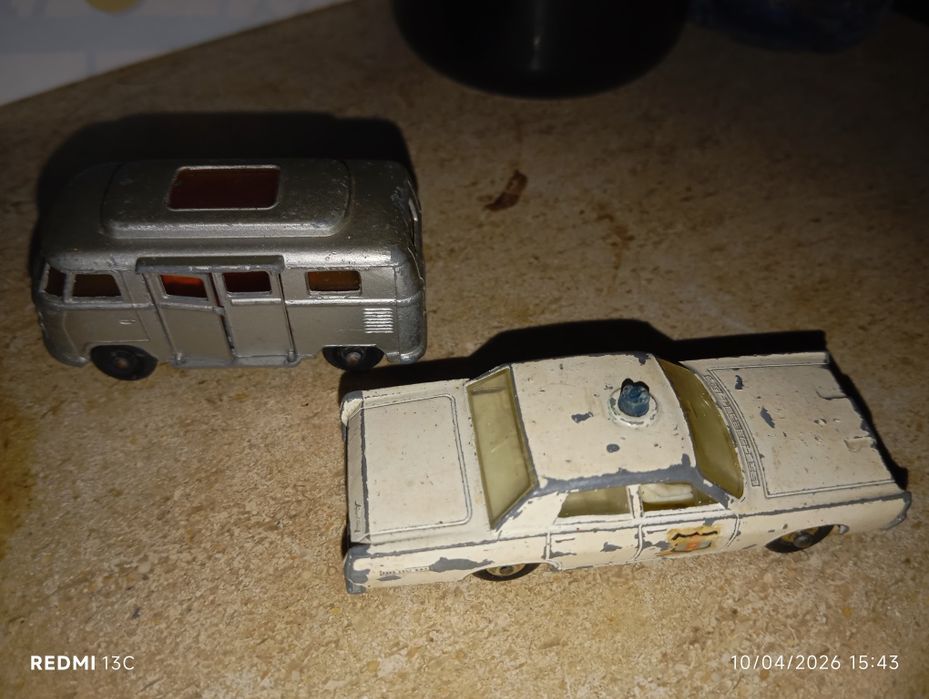 2 carros match box anos 60
