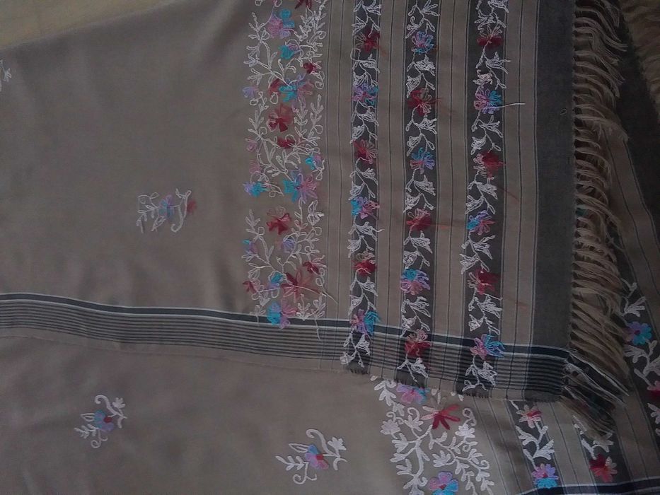 Obrus haftowany, kwiaty, Afganistan