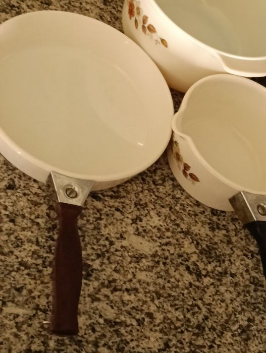 Caçarolas vintage francesas, gênero pirex