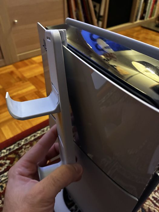 PlayStation 5 Slim 1TB com leitor + 2 comandos + acessórios