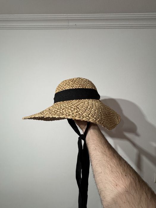 Капелюшки жіночі