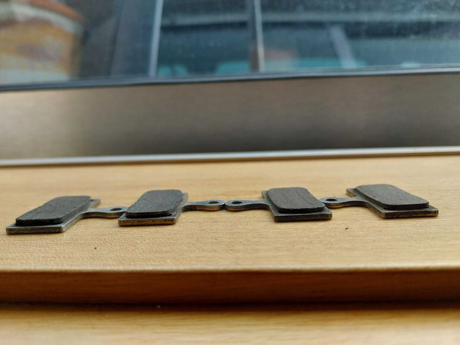 Pastilhas metálicas travões BTT Shimano