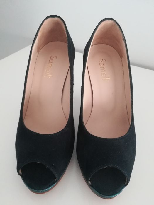 Sapatos de salto
