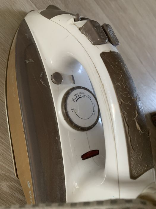 Праска Vitek VT-1201 працює