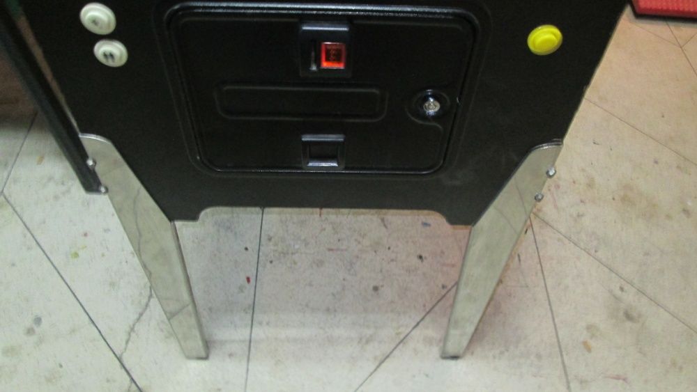 Máquina com jogo Pinbal original em caixa  de flipper