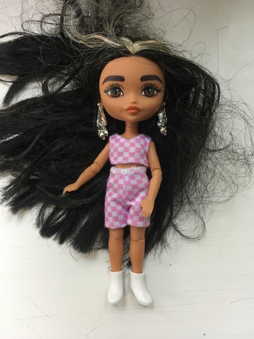 Шарнирная мини-кукла barbie extra minis (mattel), оригинал