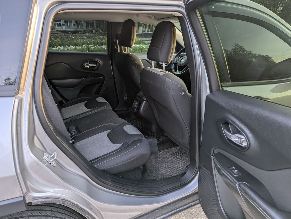 Jeep Cherokee 2015 VIN 1C4PJMAB1FW774766 фото оголошення 10 з 13