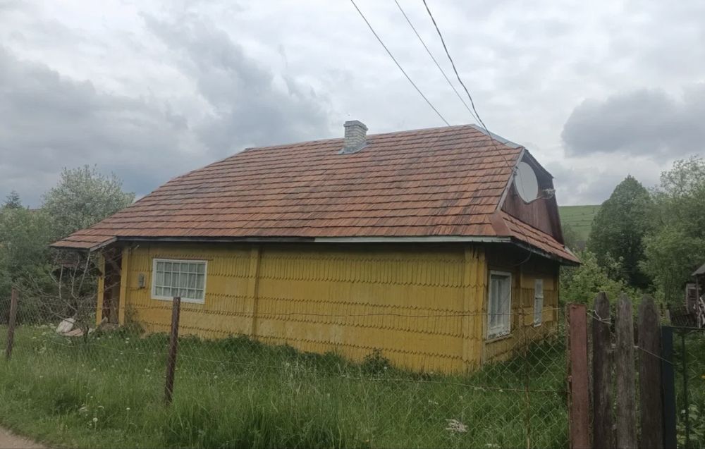 Продаж будинку  біля лісу та річки