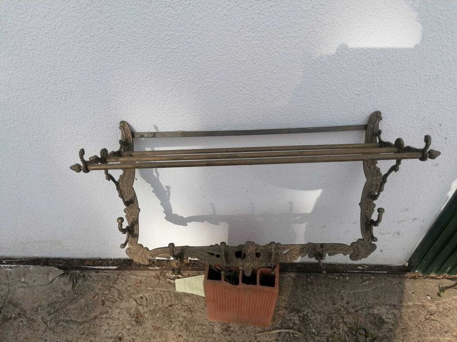 Bengaleiro antigo em metal 2 partes