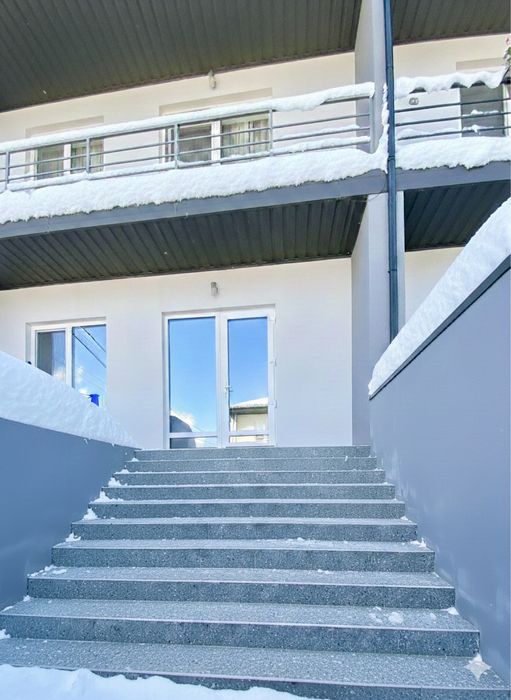 Продам  таунхаус з окремим двором,рн Таращанський.