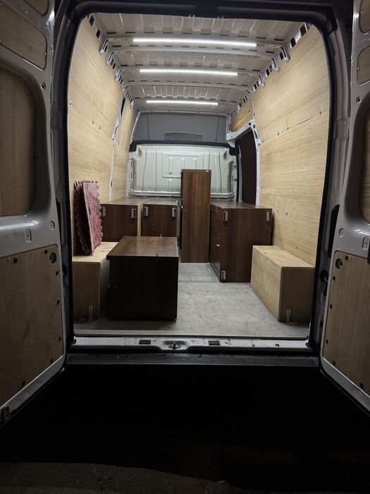 Uslugi transportowe przeprowadzki bus ładowność 1400 kg