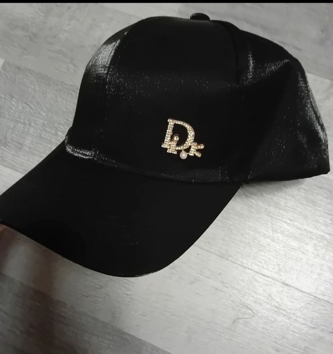 Czapka z daszkiem damska nowa.