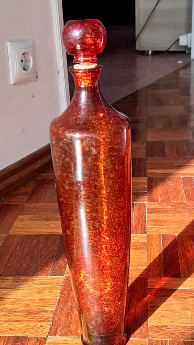 Louça antiga, vidros murano e assinados, entre outros