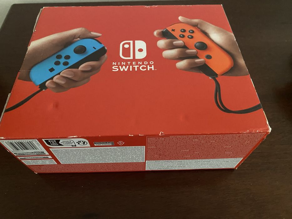 Nintendo Switch (rigorosamente nova)