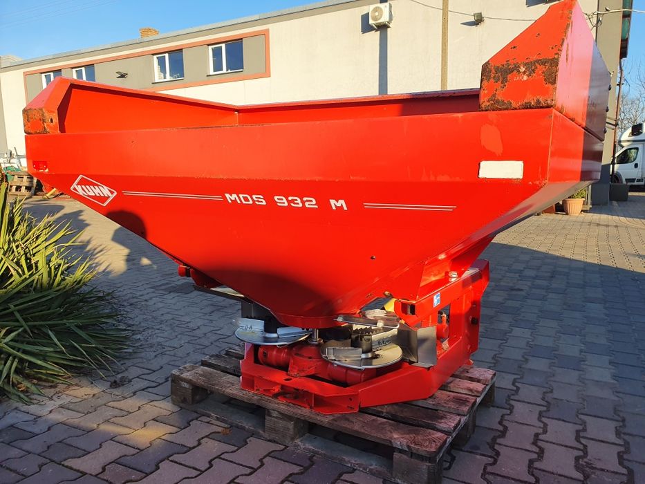 Rozsiewacz do nawozu Kuhn MDS 932 M