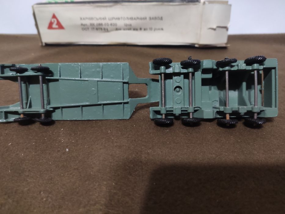 Игрушка ссср тягач