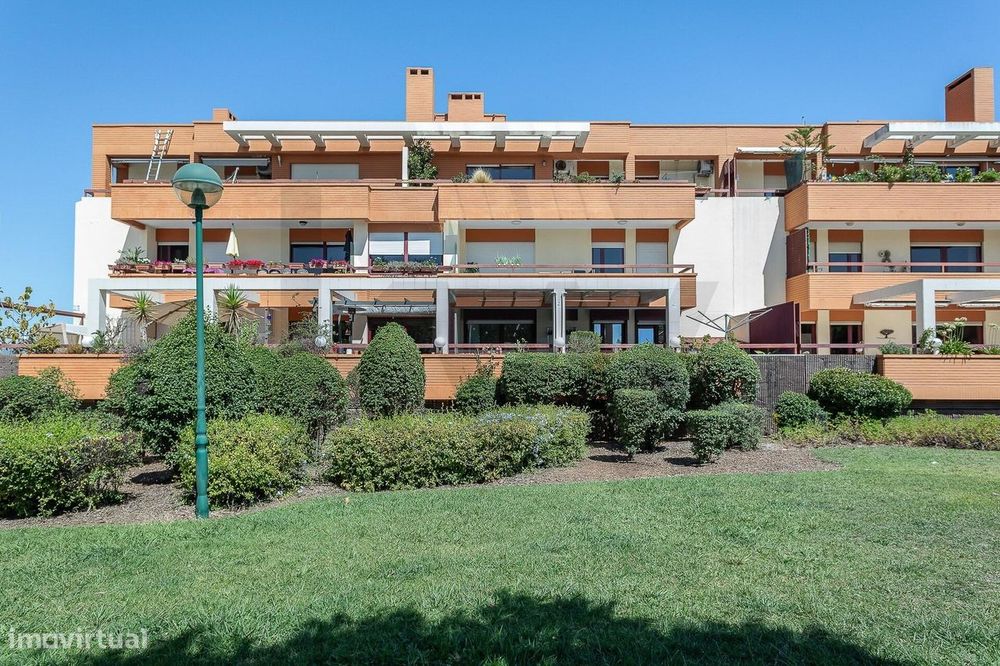 Apartamento T4 |  Parque dos Poetas l Terraço  com 50m2 e Box com  2 l